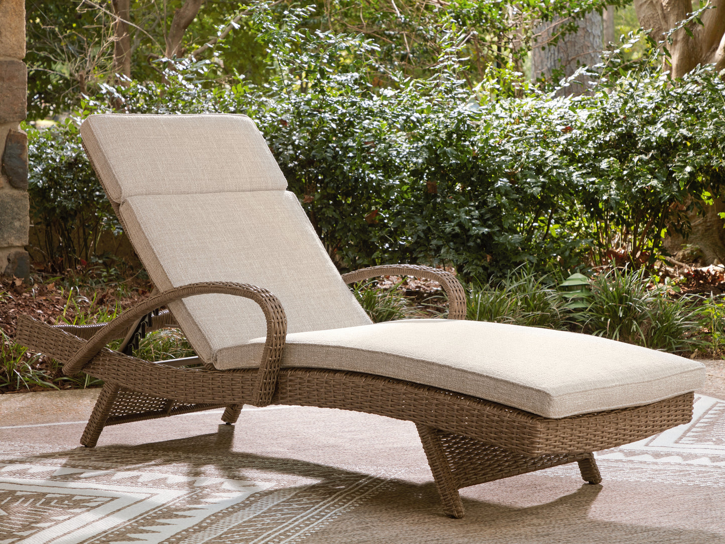 Myers Furniture Outlet - Ashley Furniture - Laguna Heights Outdoor - Chaise Lounge with Cushion / Beige - PCP790-815