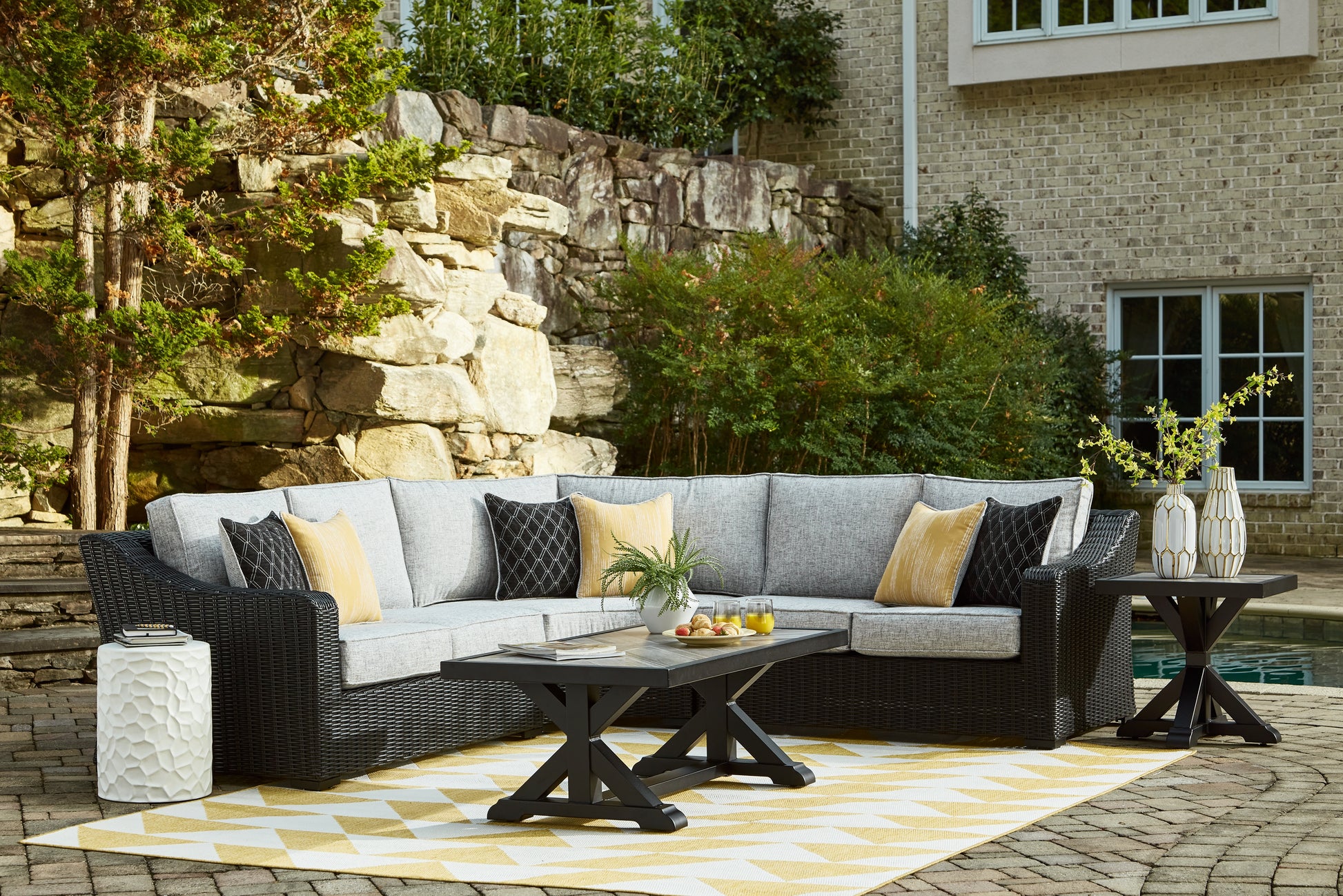 Myers Furniture Outlet - Ashley Furniture - Beachcroft Outdoor - 3-Piece Outdoor Sectional / Black/Light Gray - P792P1