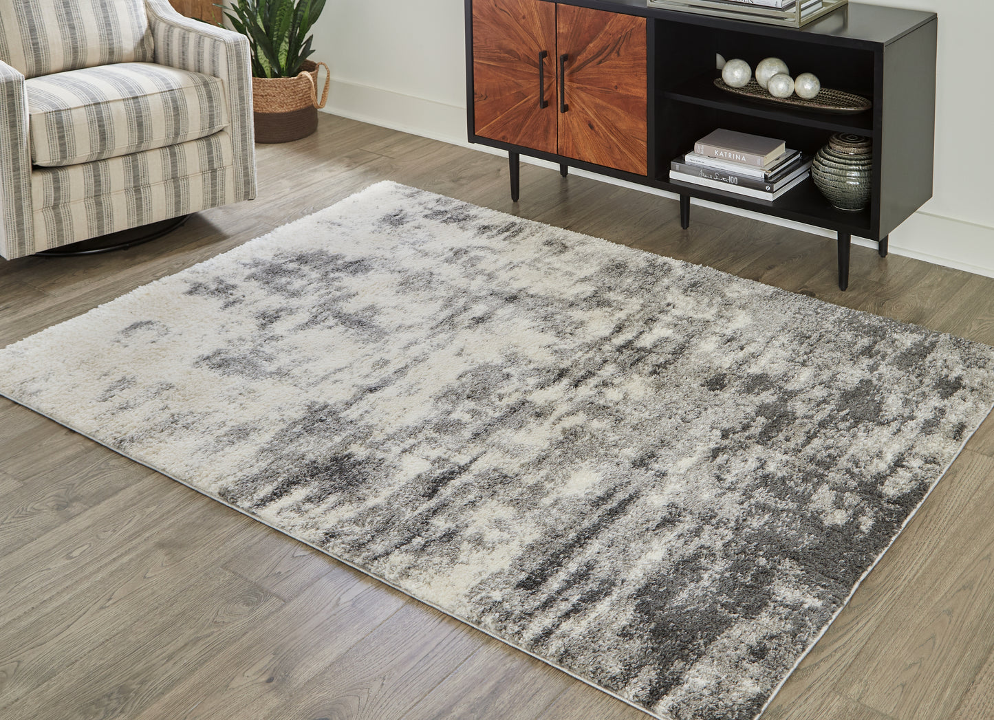 Myers Furniture Outlet - Ashley Furniture - Gerdie Rug - 7'10" x 10' Rug / Cream/Gray - R404991