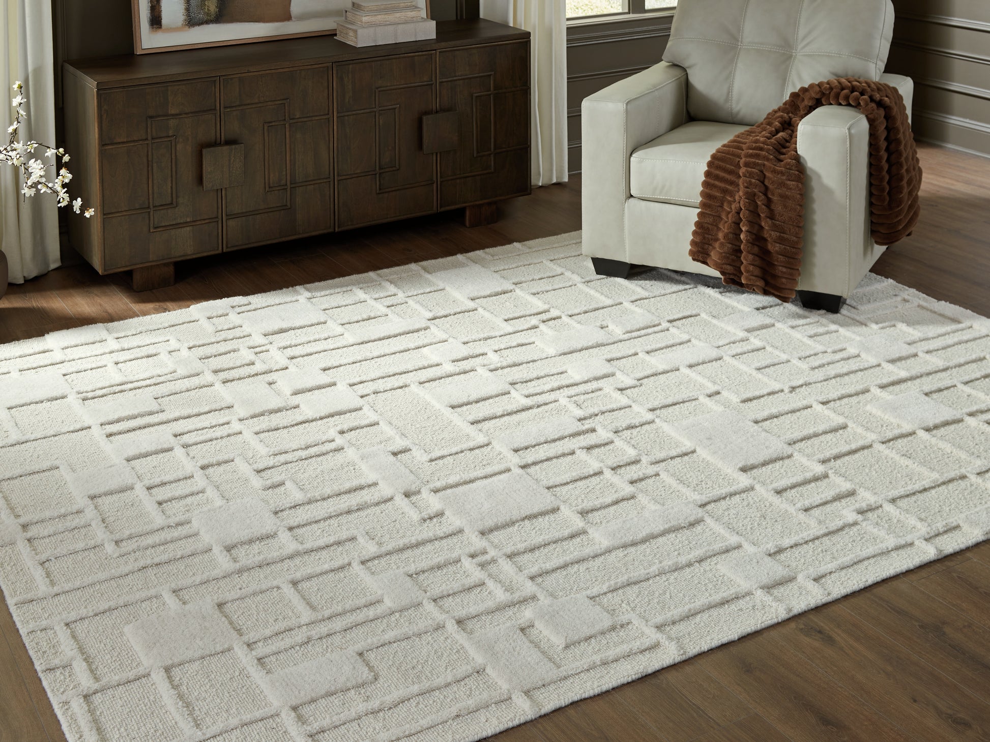 Myers Furniture Outlet - Ashley Furniture - Empriss Rug - 5' x 7' Area Rug / Ivory - R407622