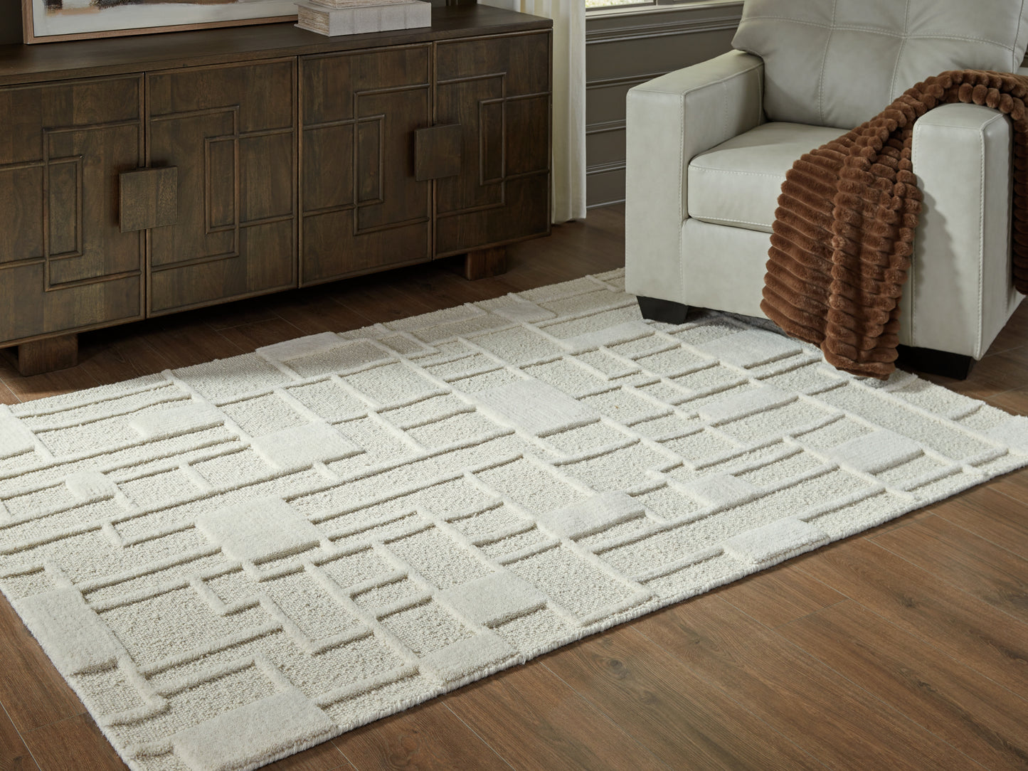 Myers Furniture Outlet - Ashley Furniture - Empriss Rug - 5' x 7' Area Rug / Ivory - R407622