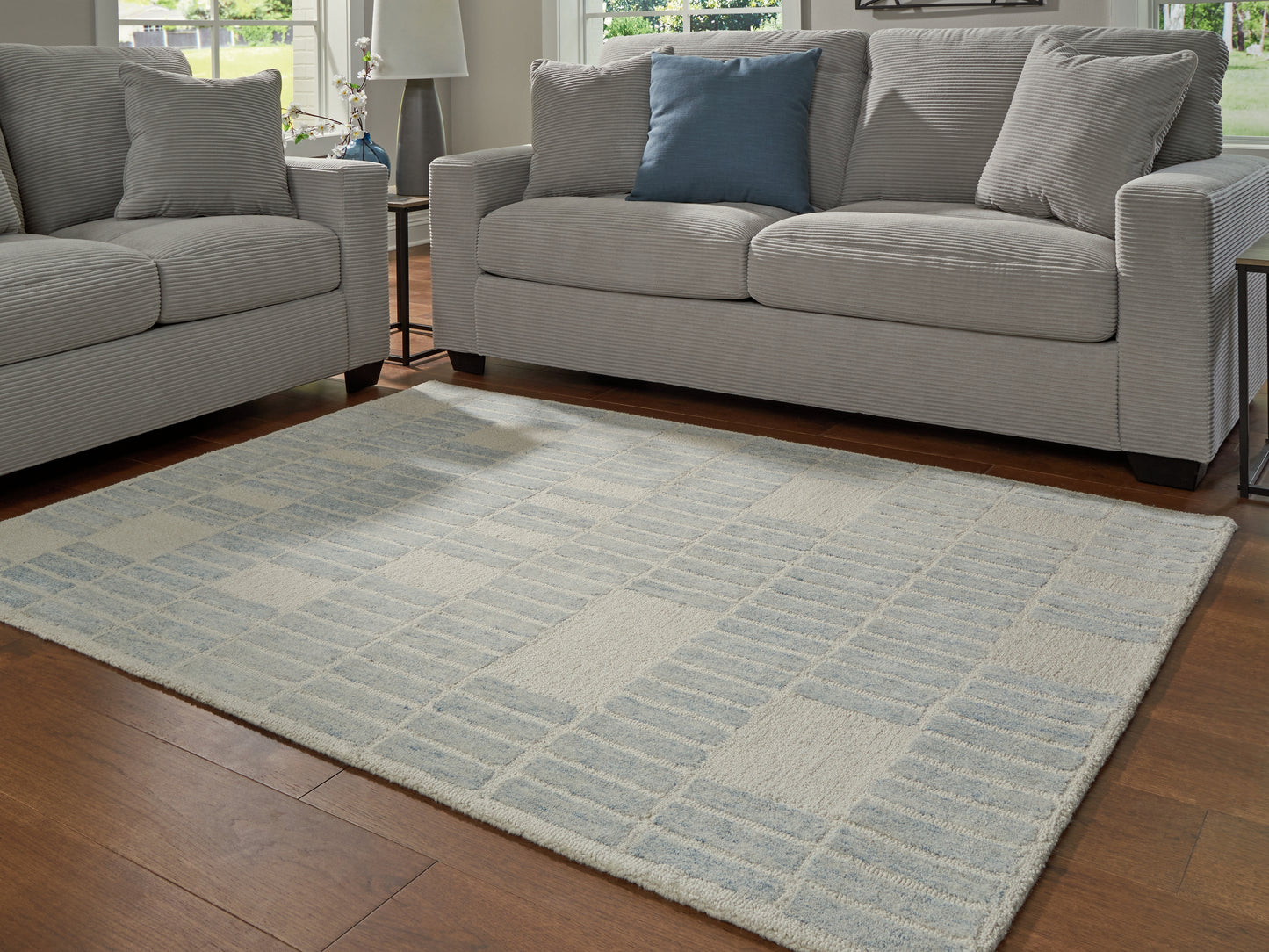 Myers Furniture Outlet - Ashley Furniture - Dylanton Rug - 5' x 7' Area Rug / Ivory/Blue - R407812