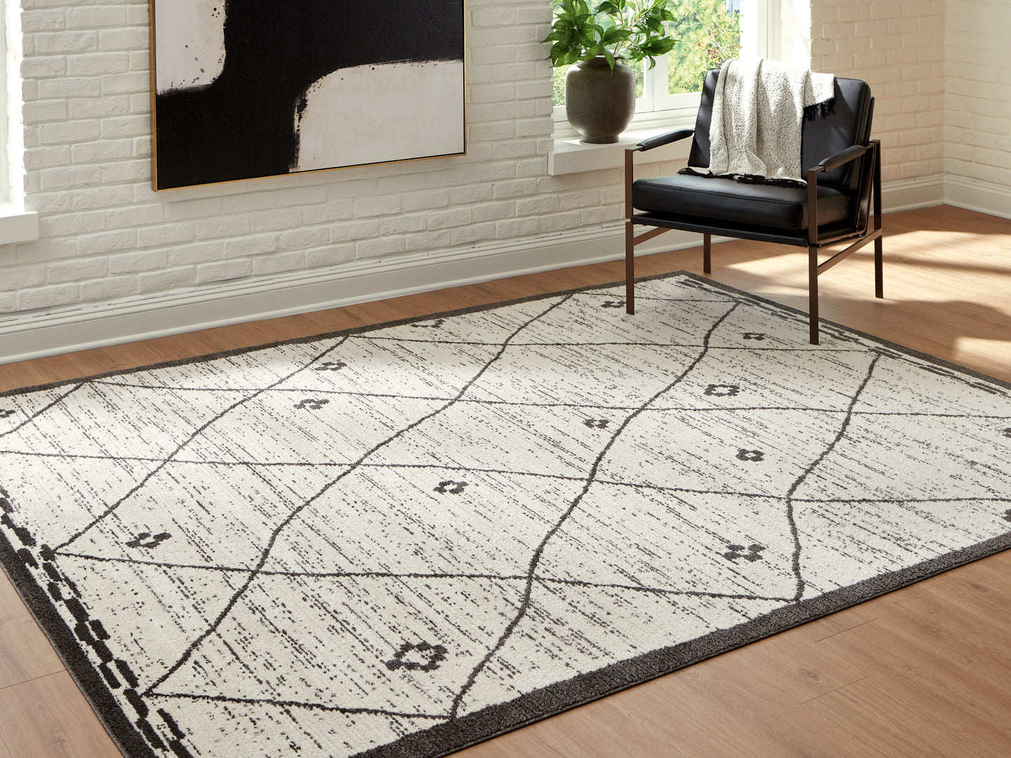 Myers Furniture Outlet - Ashley Furniture - Fenriston Rug - Large Rug / Cream/Black - R408301