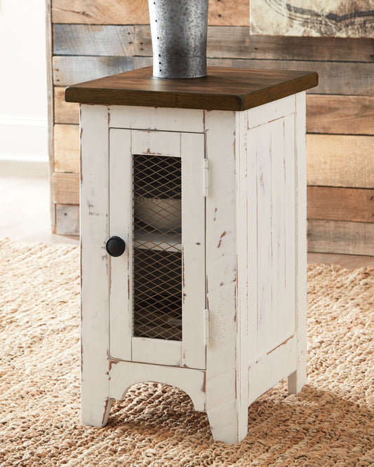 Myers Furniture Outlet - Ashley Furniture - Wystfield Chairside End Table - Chair Side End Table / White/Brown - T459-7