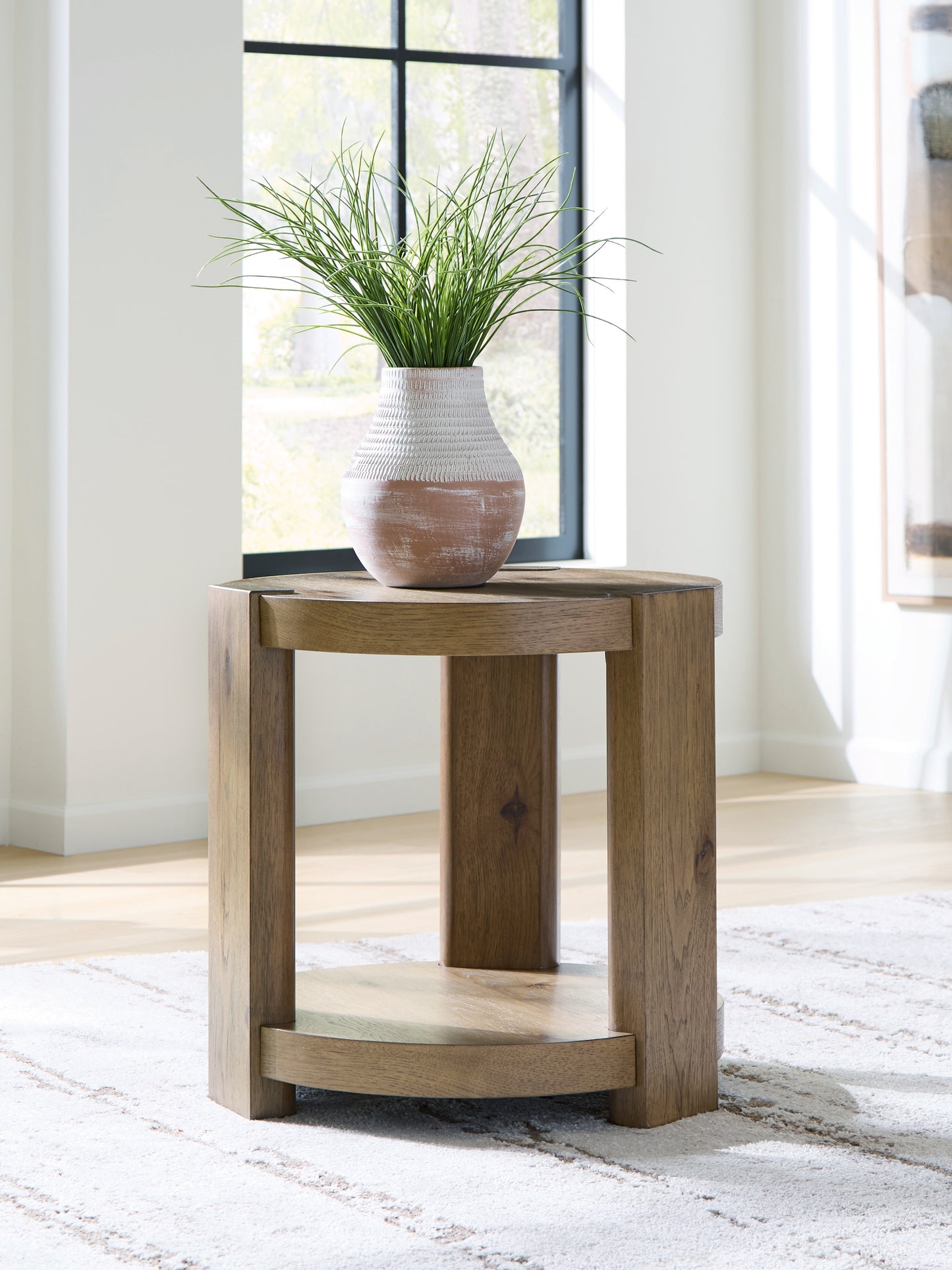 Myers Furniture Outlet - Ashley Furniture - Flangren End Table - Round End Table - T553-6