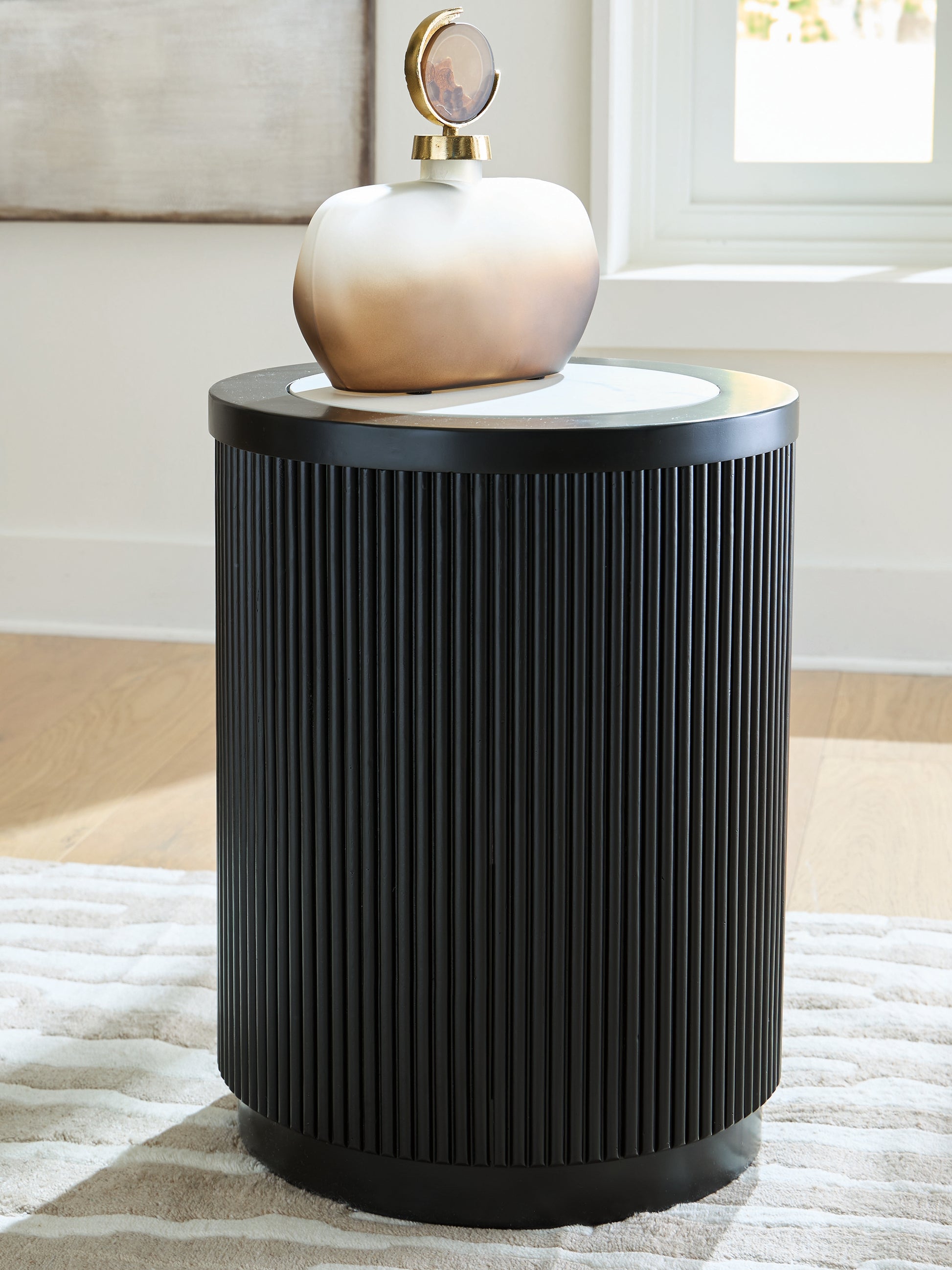 Myers Furniture Outlet - Ashley Furniture - Grayman End Table - Round End Table - T650-6